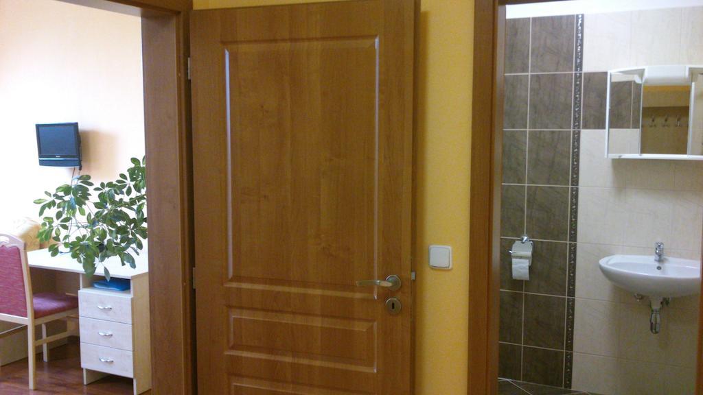 Hotel & Motorest V Udoli Zlateho Potoka Blsany Room photo